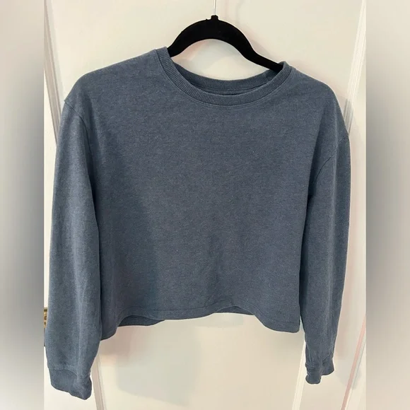 Kotn cropped sweatshirt shop